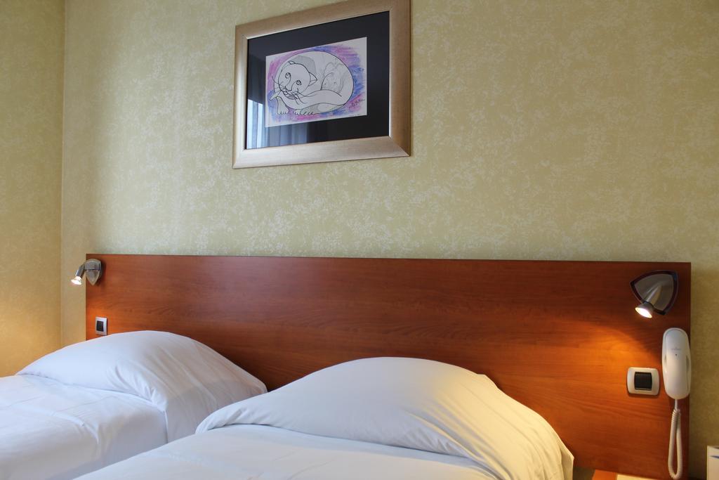 In Situ Hotel Valenciennes Kültér fotó